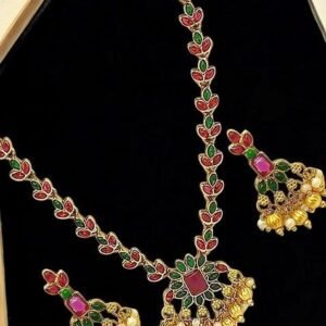 Gold Floral Design Necklace Set