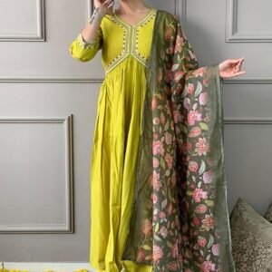 Green Embroidered Viscose Rayon Kurta Set